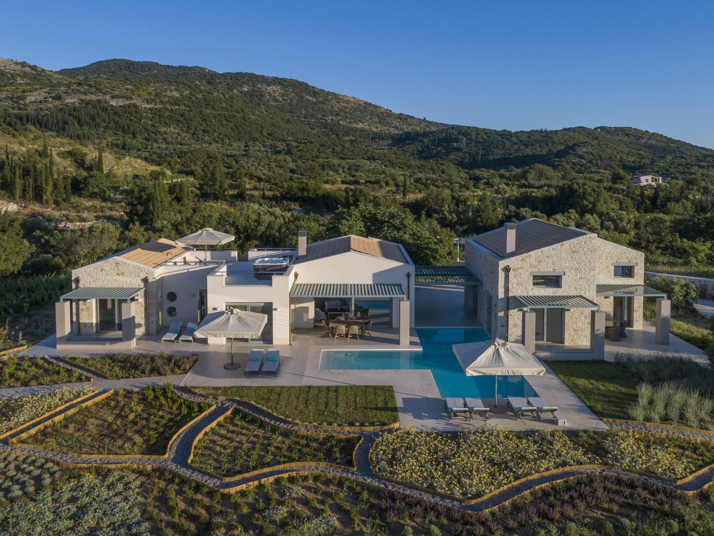 Lefkada – Modern